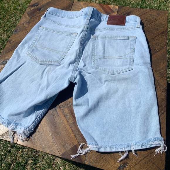 Hollister: Men's Destressed Jean Shorts - Picture 2 of 7